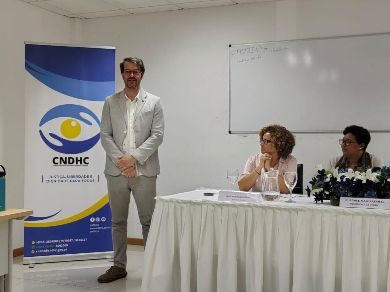 Cabo Verde socializa Observatório Nacional de Direitos Humanos em parceria com o Brasil.